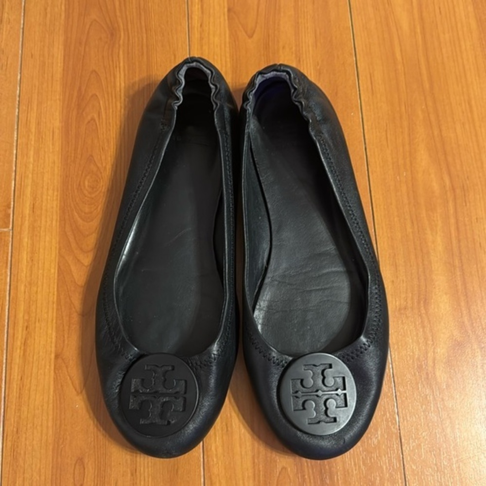 Tory Burch black leather flats 8.5